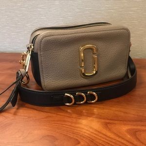 Marc Jacobs SoftShot 21